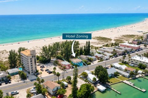 Immobilier commercial à Treasure Island, Floride 6 chambres, 282.14 m2 № 2371026