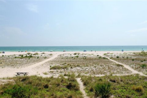 Immobilier commercial à vendre à Treasure Island, Floride: 6 chambres, 282.14 m2 № 2371026 - photo 23