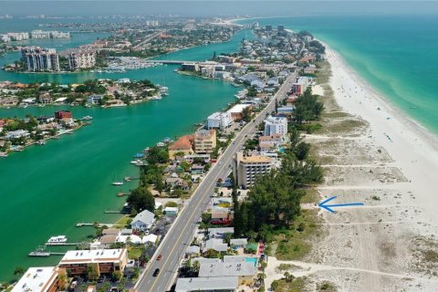 Immobilier commercial à vendre à Treasure Island, Floride: 6 chambres, 282.14 m2 № 2371026 - photo 16