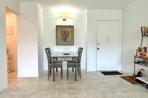 Copropriété à vendre à Oakland Park, Floride: 2 chambres, 107.4 m2 № 2082249 - photo 11