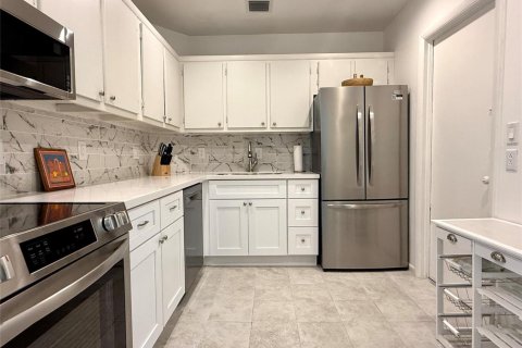 Condo à Oakland Park, Floride, 2 chambres  № 2082249