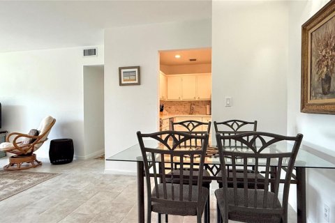 Copropriété à vendre à Oakland Park, Floride: 2 chambres, 107.4 m2 № 2082249 - photo 10