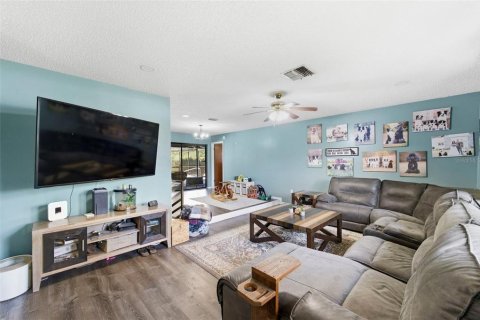 Villa ou maison à vendre à Spring Hill, Floride: 3 chambres, 173.73 m2 № 2225580 - photo 2