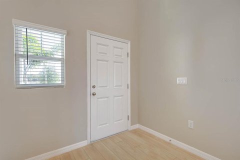 Villa ou maison à louer à Fish Hawk, Floride: 5 chambres, 236.99 m2 № 2410595 - photo 6