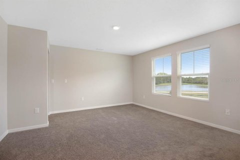 Villa ou maison à louer à Fish Hawk, Floride: 5 chambres, 236.99 m2 № 2410595 - photo 4