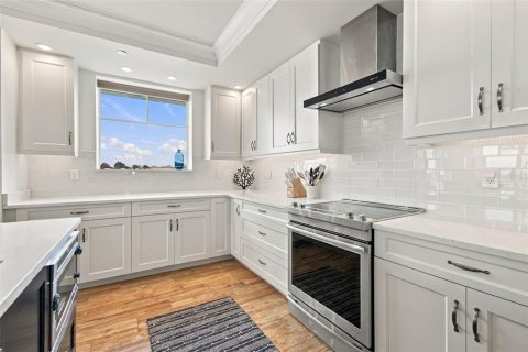 Condo in Tierra Verde, Florida, 3 bedrooms № 2403349 - photo 16