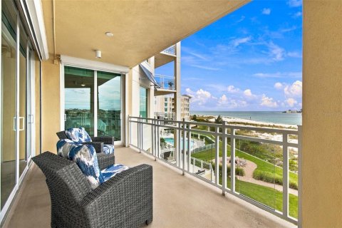 Condo in Tierra Verde, Florida, 3 bedrooms № 2403349 - photo 27