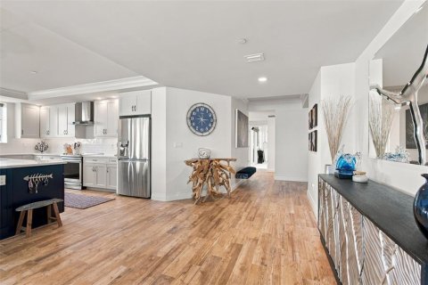 Condo in Tierra Verde, Florida, 3 bedrooms № 2403349 - photo 10