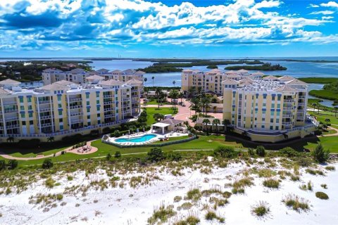 Condo in Tierra Verde, Florida, 3 bedrooms № 2403349 - photo 4