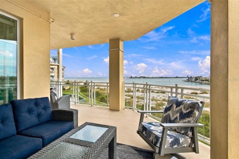Condo in Tierra Verde, Florida, 3 bedrooms № 2403349 - photo 30