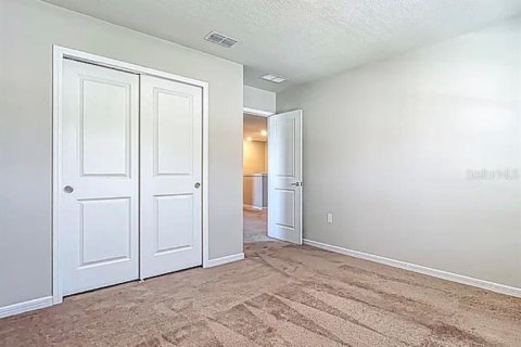 House in Clermont, Florida 5 bedrooms, 243.59 sq.m. № 2106984 - photo 4