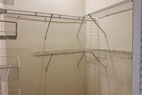 Casa en alquiler en Fort Lauderdale, Florida, 2 dormitorios, 144.37 m2 № 1989880 - foto 6