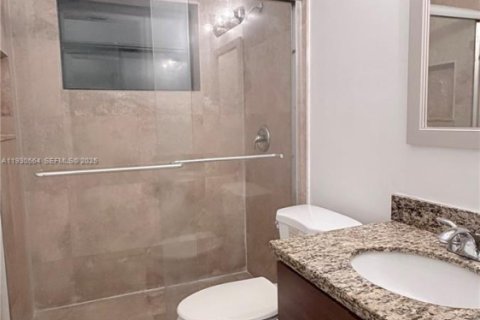 Casa en alquiler en Fort Lauderdale, Florida, 2 dormitorios, 144.37 m2 № 1989880 - foto 12