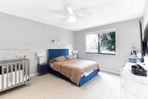 Casa en venta en Miramar, Florida, 3 dormitorios, 197.6 m2 № 2049760 - foto 9