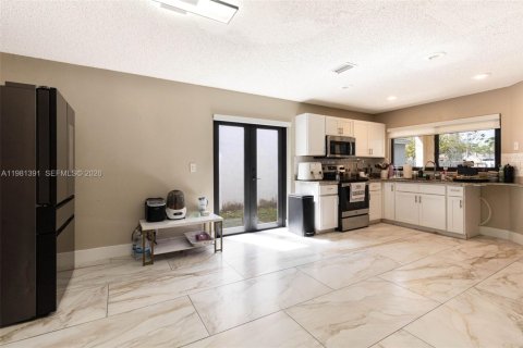 Casa en venta en Miramar, Florida, 3 dormitorios, 197.6 m2 № 2049760 - foto 7