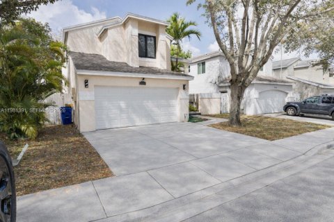 Casa en venta en Miramar, Florida, 3 dormitorios, 197.6 m2 № 2049760 - foto 2