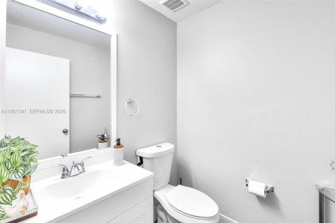 Casa en venta en Miramar, Florida, 3 dormitorios, 197.6 m2 № 2049760 - foto 8