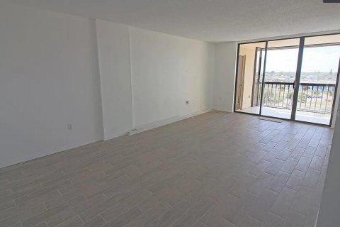 Condominio en alquiler en Port Charlotte, Florida, 1 dormitorio, 58.9 m2 № 1771792 - foto 4