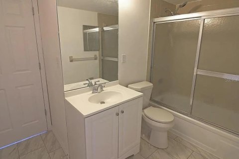 Condominio en alquiler en Port Charlotte, Florida, 1 dormitorio, 58.9 m2 № 1771792 - foto 7