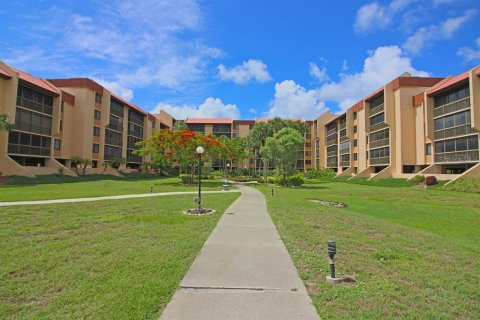Condominio en alquiler en Port Charlotte, Florida, 1 dormitorio, 58.9 m2 № 1771792 - foto 12