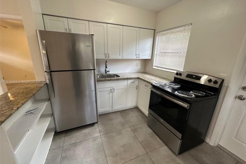 House in Fort Lauderdale, Florida 1 bedroom, 116.96 sq.m. № 1969455 - photo 7
