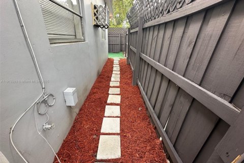 House in Fort Lauderdale, Florida 1 bedroom, 116.96 sq.m. № 1969455 - photo 14