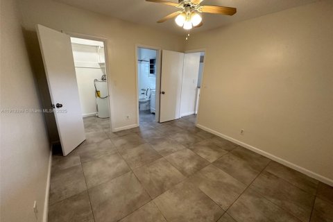 House in Fort Lauderdale, Florida 1 bedroom, 116.96 sq.m. № 1969455 - photo 10