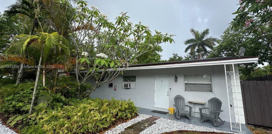 House in Fort Lauderdale, Florida 1 bedroom, 116.96 sq.m. № 1969455