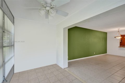 Condominio en venta en Lauderdale Lakes, Florida, 2 dormitorios, 94.85 m2 № 2043699 - foto 22