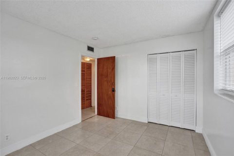 Condominio en venta en Lauderdale Lakes, Florida, 2 dormitorios, 94.85 m2 № 2043699 - foto 24
