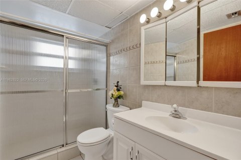 Condominio en venta en Lauderdale Lakes, Florida, 2 dormitorios, 94.85 m2 № 2043699 - foto 20