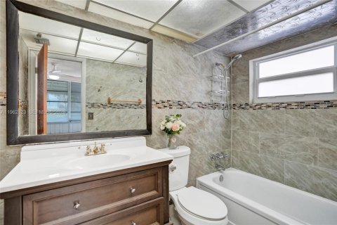 Condominio en venta en Lauderdale Lakes, Florida, 2 dormitorios, 94.85 m2 № 2043699 - foto 14