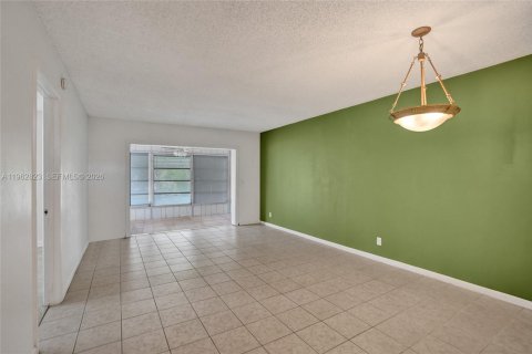 Condominio en venta en Lauderdale Lakes, Florida, 2 dormitorios, 94.85 m2 № 2043699 - foto 18