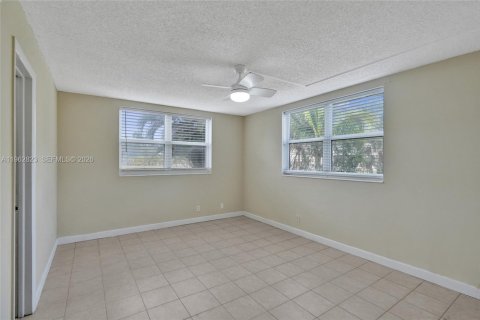 Condominio en venta en Lauderdale Lakes, Florida, 2 dormitorios, 94.85 m2 № 2043699 - foto 29