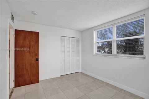 Condominio en venta en Lauderdale Lakes, Florida, 2 dormitorios, 94.85 m2 № 2043699 - foto 23