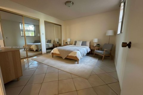 Condominio en alquiler en Miami, Florida, 2 dormitorios, 87.89 m2 № 1993119 - foto 8