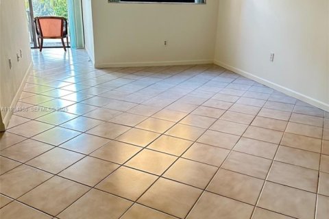 Condominio en alquiler en Miami, Florida, 2 dormitorios, 87.89 m2 № 1993119 - foto 4