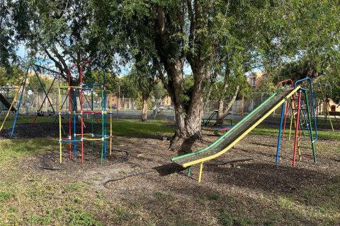 Condominio en alquiler en Miami, Florida, 2 dormitorios, 87.89 m2 № 1993119 - foto 17