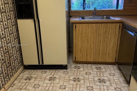 Condominio en alquiler en Miami, Florida, 2 dormitorios, 87.89 m2 № 1993119 - foto 6