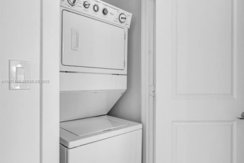 Condo in Fort Lauderdale, Florida, 2 bedrooms № 1986687 - photo 26