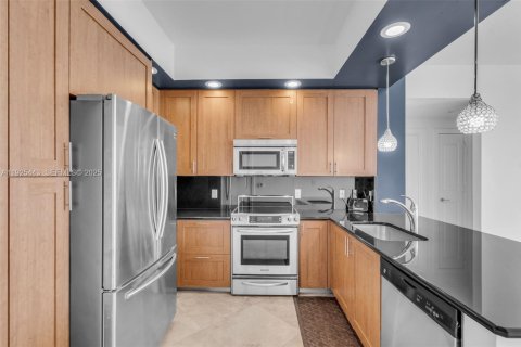 Condo in Fort Lauderdale, Florida, 2 bedrooms № 1986687 - photo 13