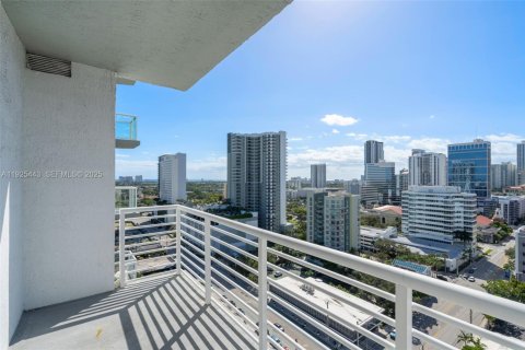 Condo in Fort Lauderdale, Florida, 2 bedrooms № 1986687 - photo 28