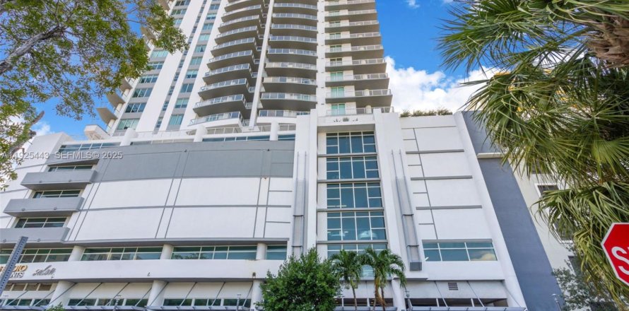 Condo in Fort Lauderdale, Florida, 2 bedrooms № 1986687