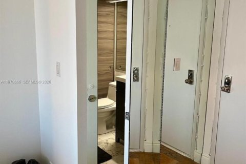 Copropriété à vendre à Miami, Floride: 1 chambre, 111.48 m2 № 2036338 - photo 16