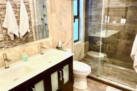 Copropriété à vendre à Miami, Floride: 1 chambre, 111.48 m2 № 2036338 - photo 27