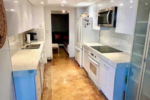 Copropriété à vendre à Miami, Floride: 1 chambre, 111.48 m2 № 2036338 - photo 13
