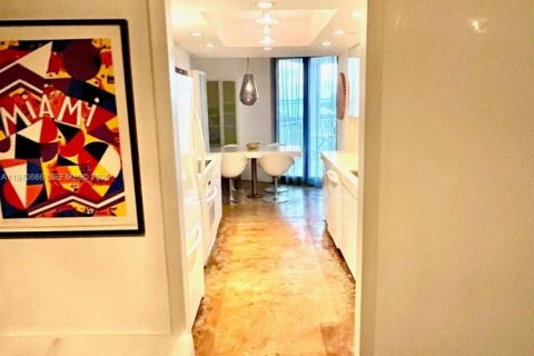 Copropriété à vendre à Miami, Floride: 1 chambre, 111.48 m2 № 2036338 - photo 9
