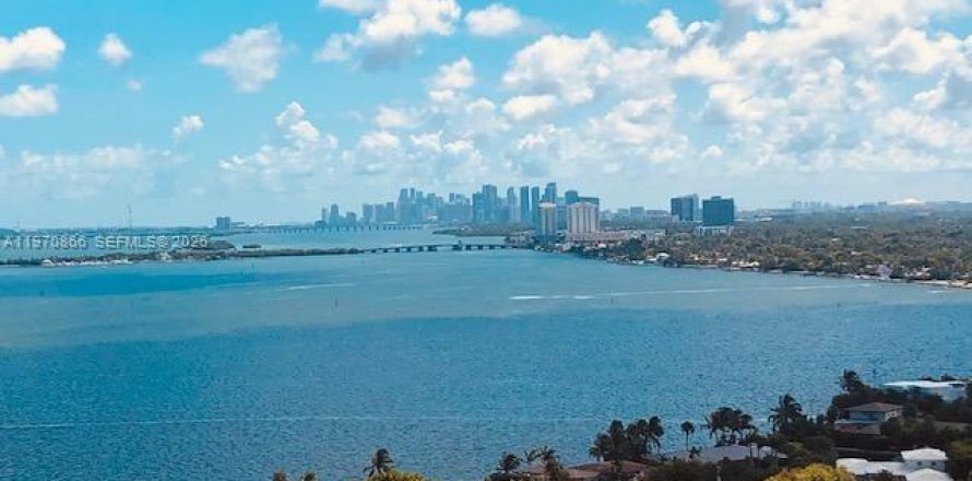 Condo à Miami, Floride, 1 chambre  № 2036338