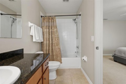 House in Kissimmee, Florida 5 bedrooms, 341.88 sq.m. № 2204132 - photo 28