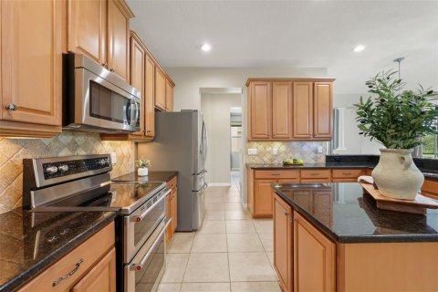 House in Kissimmee, Florida 5 bedrooms, 341.88 sq.m. № 2204132 - photo 16